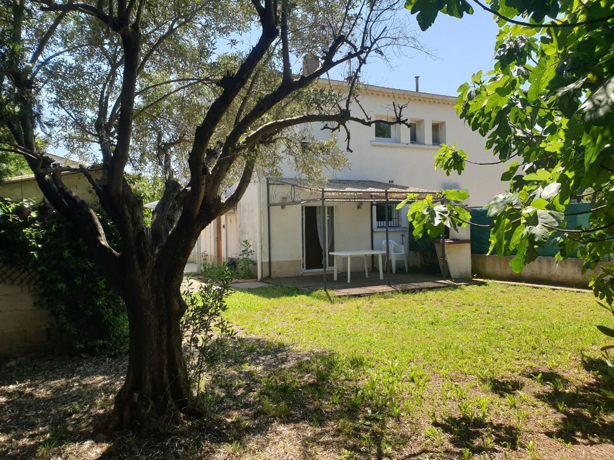 Orteils Au Soleil Jardin Parking Nîmes Exterior foto